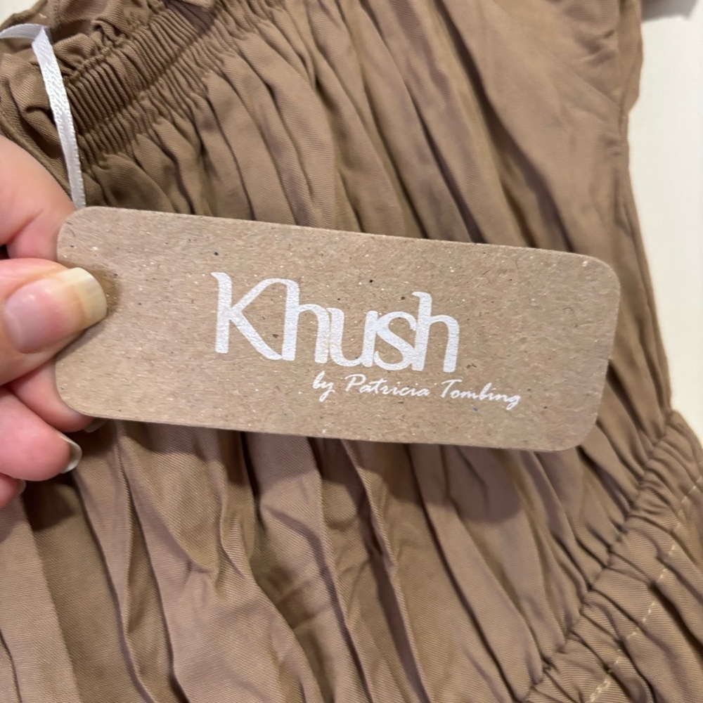 Khush Astra NWT Women's tiered dress brown small smocked sleeves - Picture 3 of 7